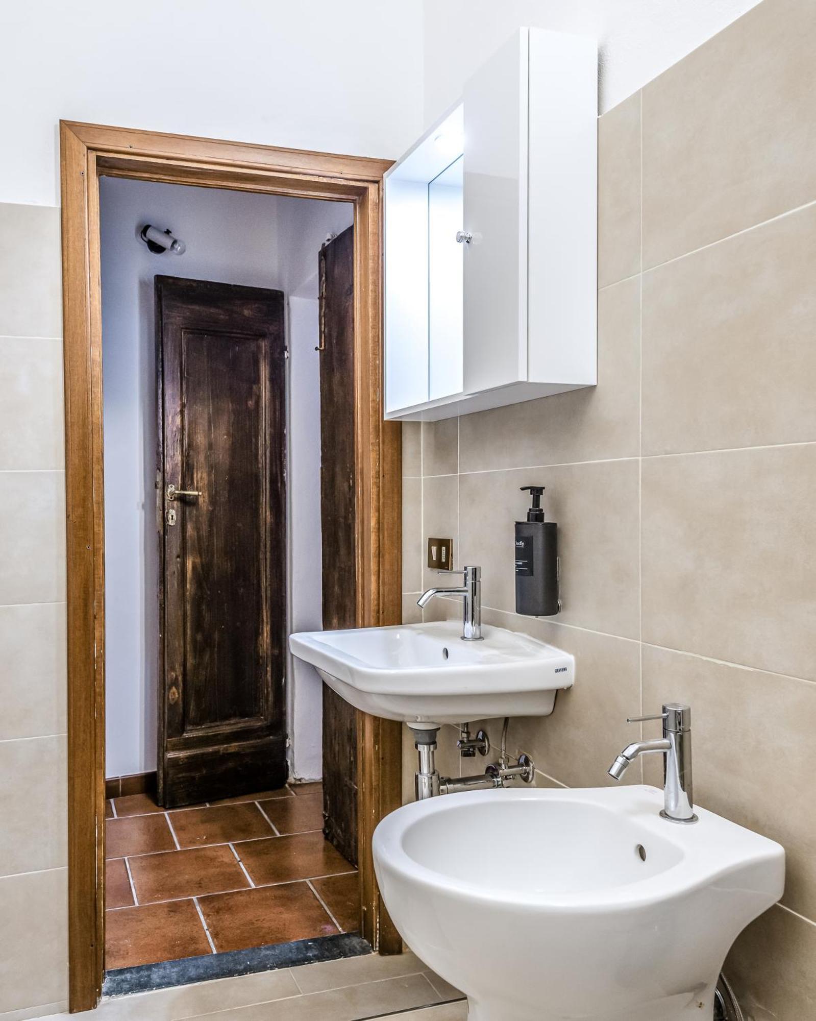 Appartamento Hostly-maison L'arancio-large House Near The Tower *