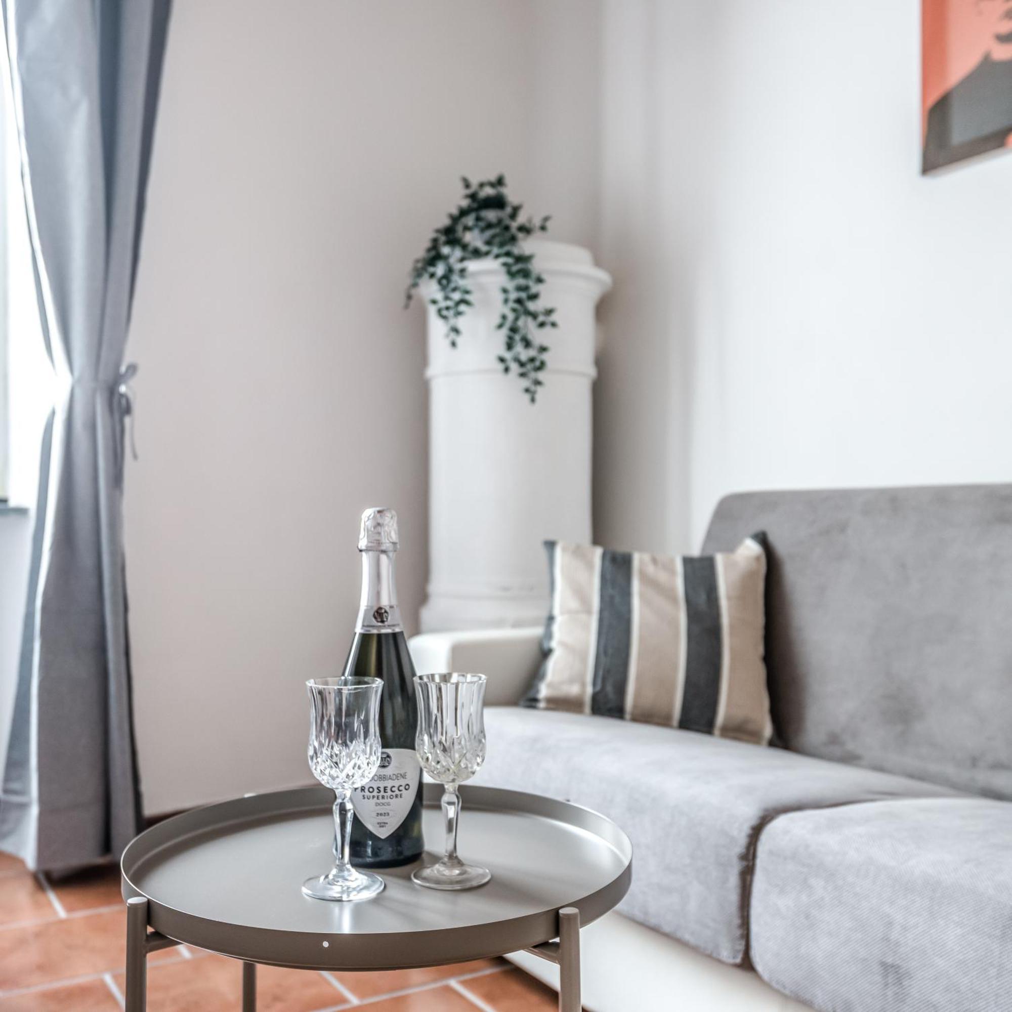 Appartamento Hostly-maison L'arancio-large House Near The Tower *